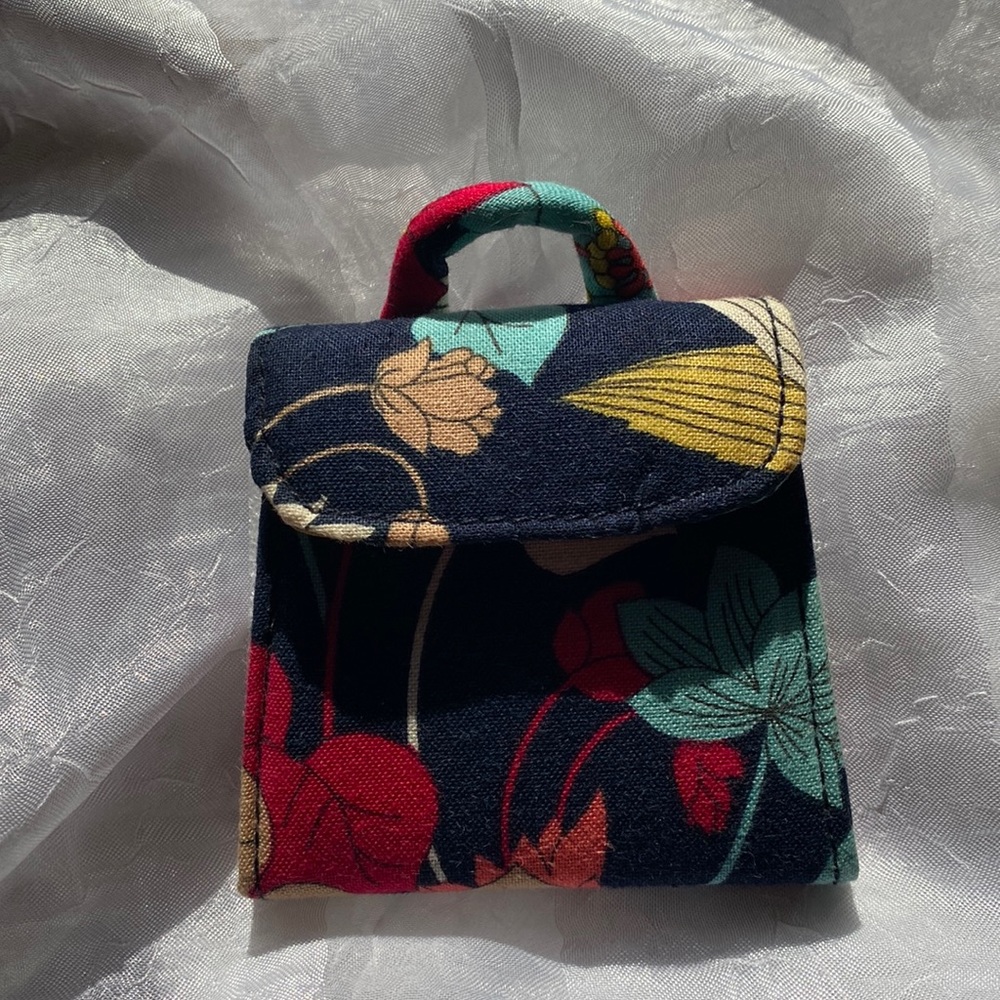 VERA BRADLEY PURSE MIRROR